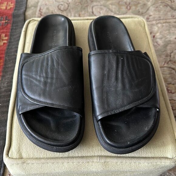 Helmut Lang slides. Black leather. - Picture 2 of 8